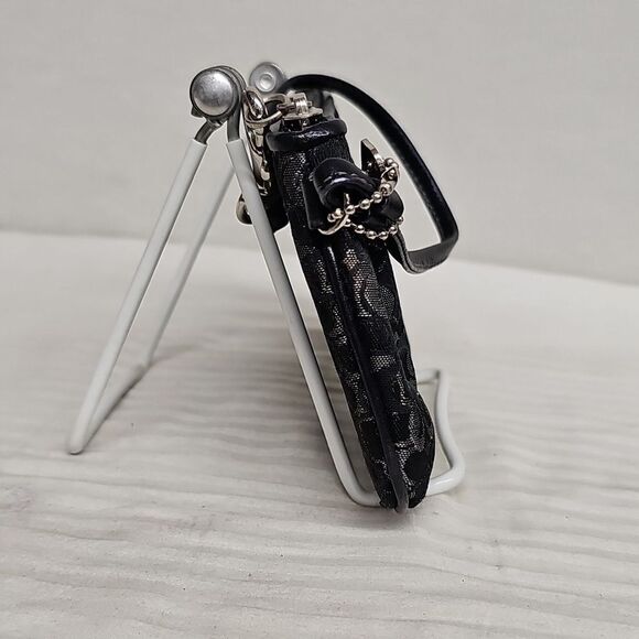 COACH JACQUARD PLEATED WRISTLET  BFPM-02-243 - Picture 3 of 5